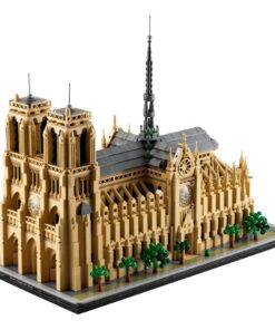 Alternative view of Lego 21061 Architecture Notre Dame Parijs