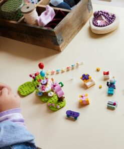 Alternative view of Lego Animal Crossing 77046 Julian's Birthday Party