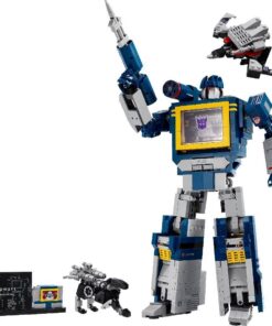 Alternative view of Lego Icons 10358 Transformers Soundwave