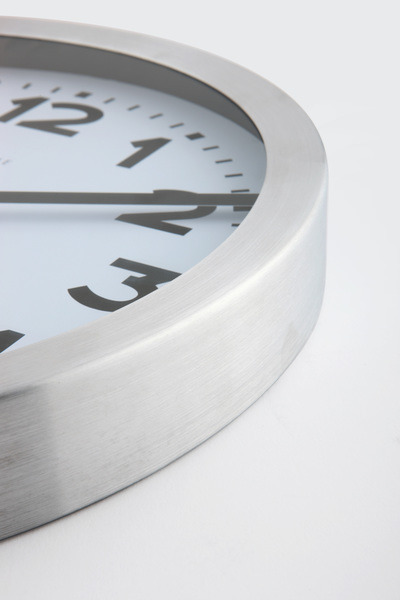 NeXtime NE-3999ARRC Wandklok Dia. 35 Cm, Aluminium, Wit, 'Station' Radio Controlled (DCF) - Image 5